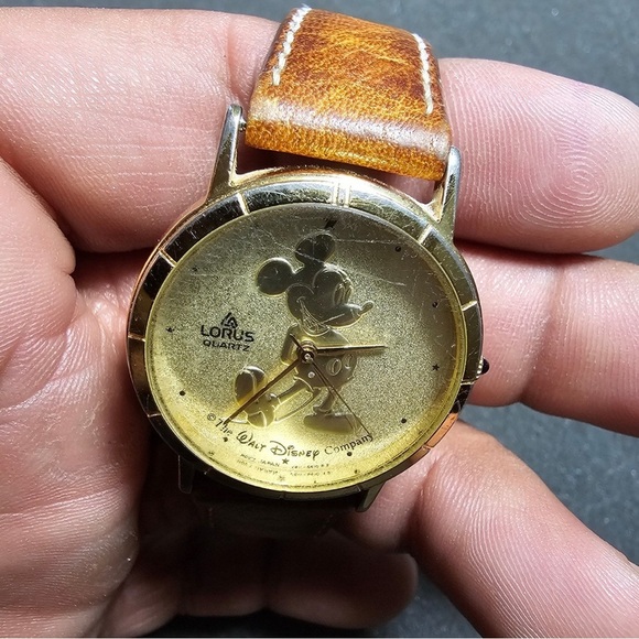 Vintage Lorus Disney Mickey Mouse Quartz Watch Gold Tone V811-1400 Working - Picture 2 of 9